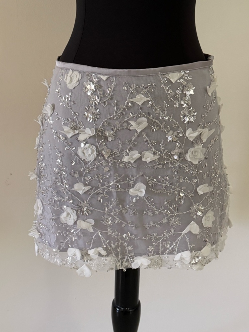 ZARA Silver Iridescent Sequined Embellished Floral Appliqué Shimmer Mini Skirt S - Picture 2 of 10